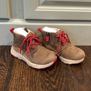 Ugg Canoe III Weather - Chukka,  Little Kid's Size 9